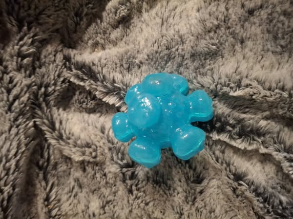 Jouet distributeur de friandises/croquettes METEORITE TIAKI pour chien/chiot